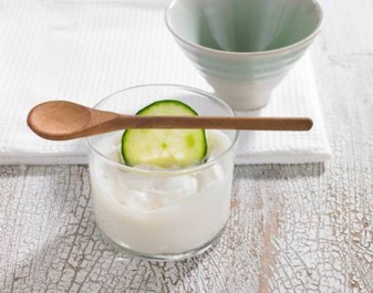 Trị Mụn Cám Cho Da Dầu Từ Sữa Chua Và Dưa Chuột